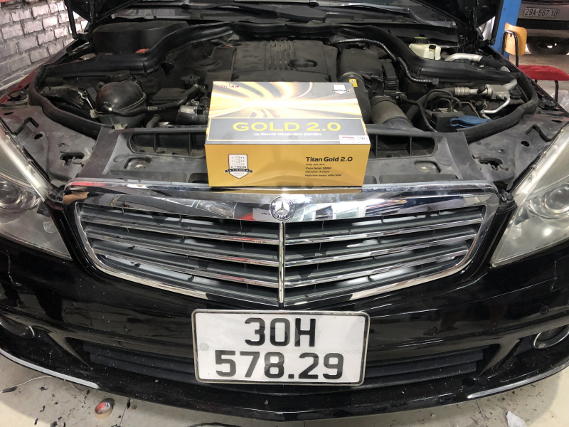 Độ đèn nâng cấp ánh sáng bi Titan Gold 2.0 cho xe Mercedes Benz C250 2010